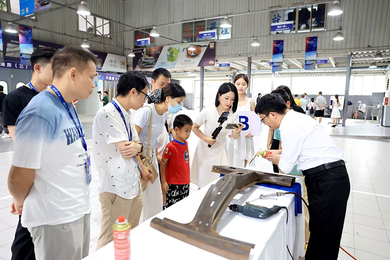 鉑銳助力-2025一汽-大?鈑眾?噴客戶服務(wù)節(jié)-廣州站 (5)