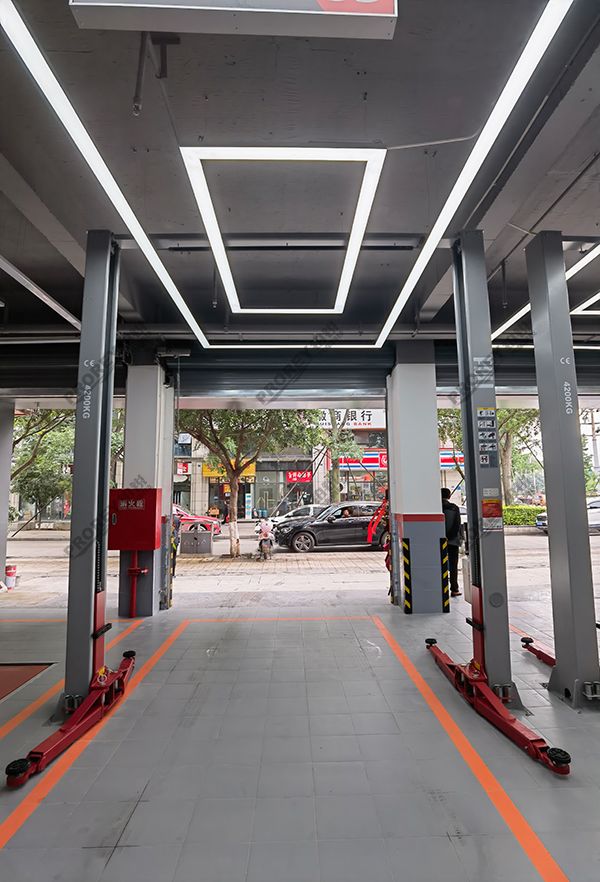 四川天貓養(yǎng)車-天貓成都龍泉驛都中路店--龍門舉升機(jī)1