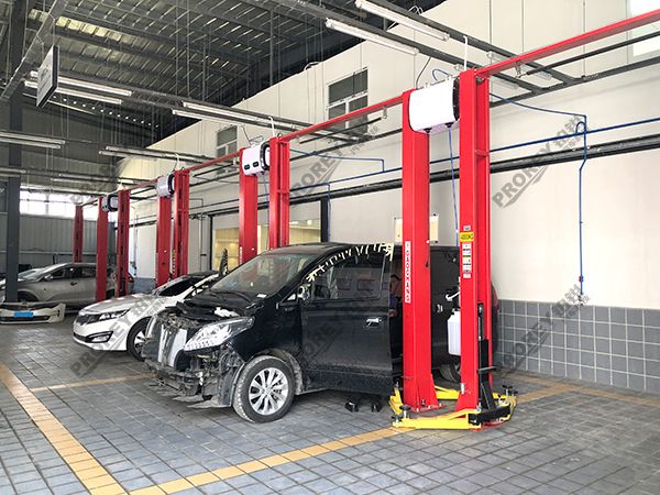 湖北東風(fēng)悅達(dá)起亞4S店-武漢東峻車業(yè)和武漢峻風(fēng)汽車-龍門舉升機2