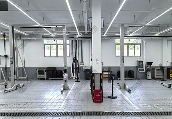 湖北鴻蒙智行4S店-武漢建銀華城 (3)