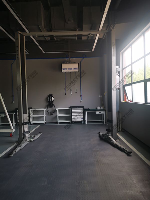 陜西高合4S店-西安華人運(yùn)通-機(jī)修車間11