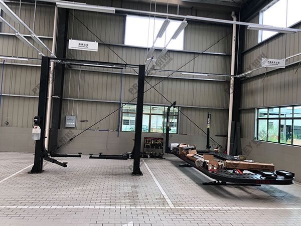 湖南沃爾沃4S店-益陽眾沃-龍門舉升機(jī)