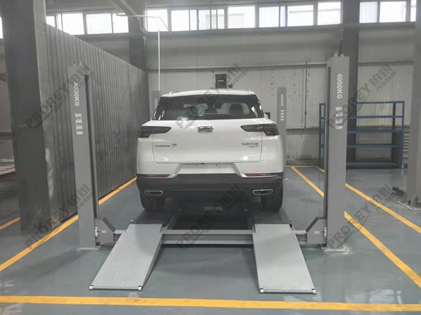 四柱舉升機特寫