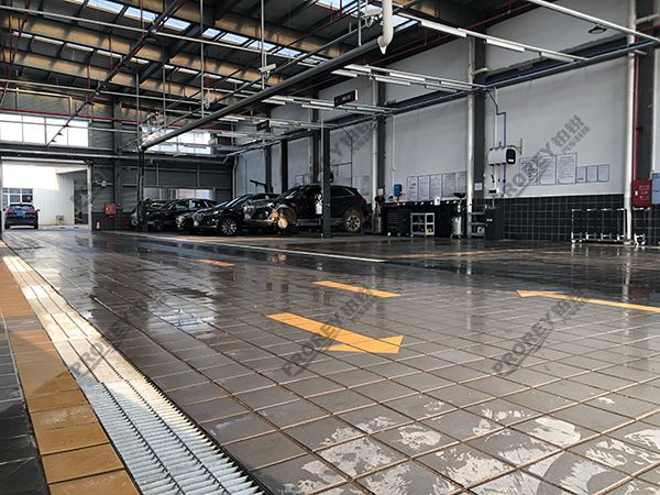 廣西紅旗4S店-賀州中裕紅旗-維修車(chē)間2