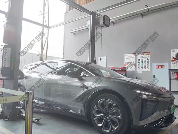 重慶高合4S店-重慶華人運(yùn)通-龍門舉升機(jī)