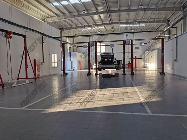 山東特斯拉4S店-濱州瑞迪特斯拉-機(jī)修車間