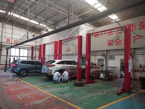 北京東風(fēng)本田4S店-北京鴻粵田-機(jī)修車間3