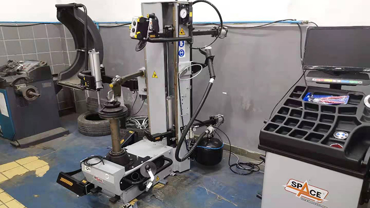 湖北中德名車4S店-中德聯(lián)寶黃埔武漢汽車服務(wù)有限公司